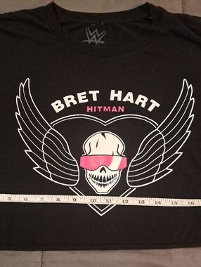 💒WWE Bret Hart Skull Tee - Black with Pink and White